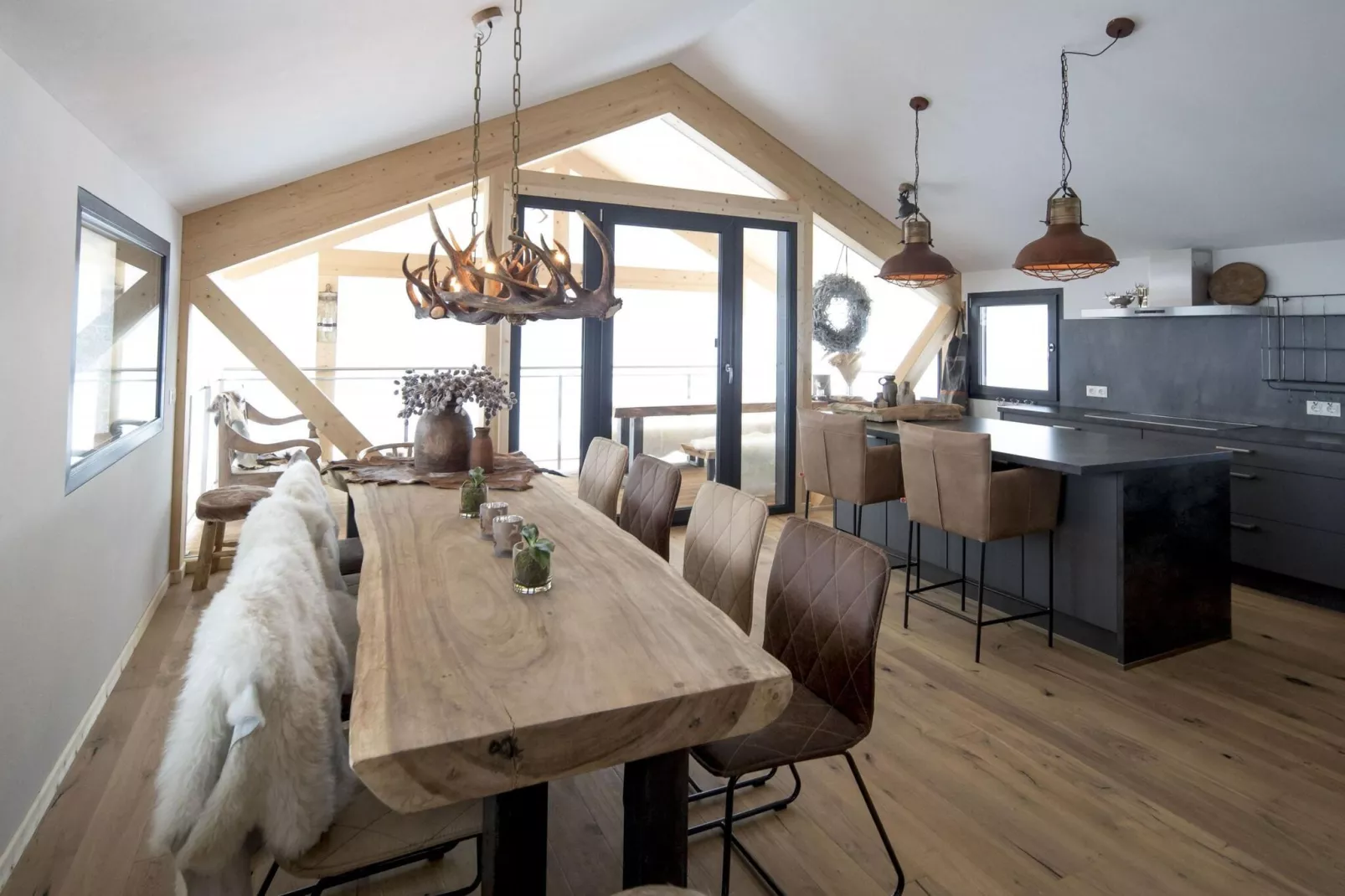 Alpenchalets Reiteralm 1-Dining room