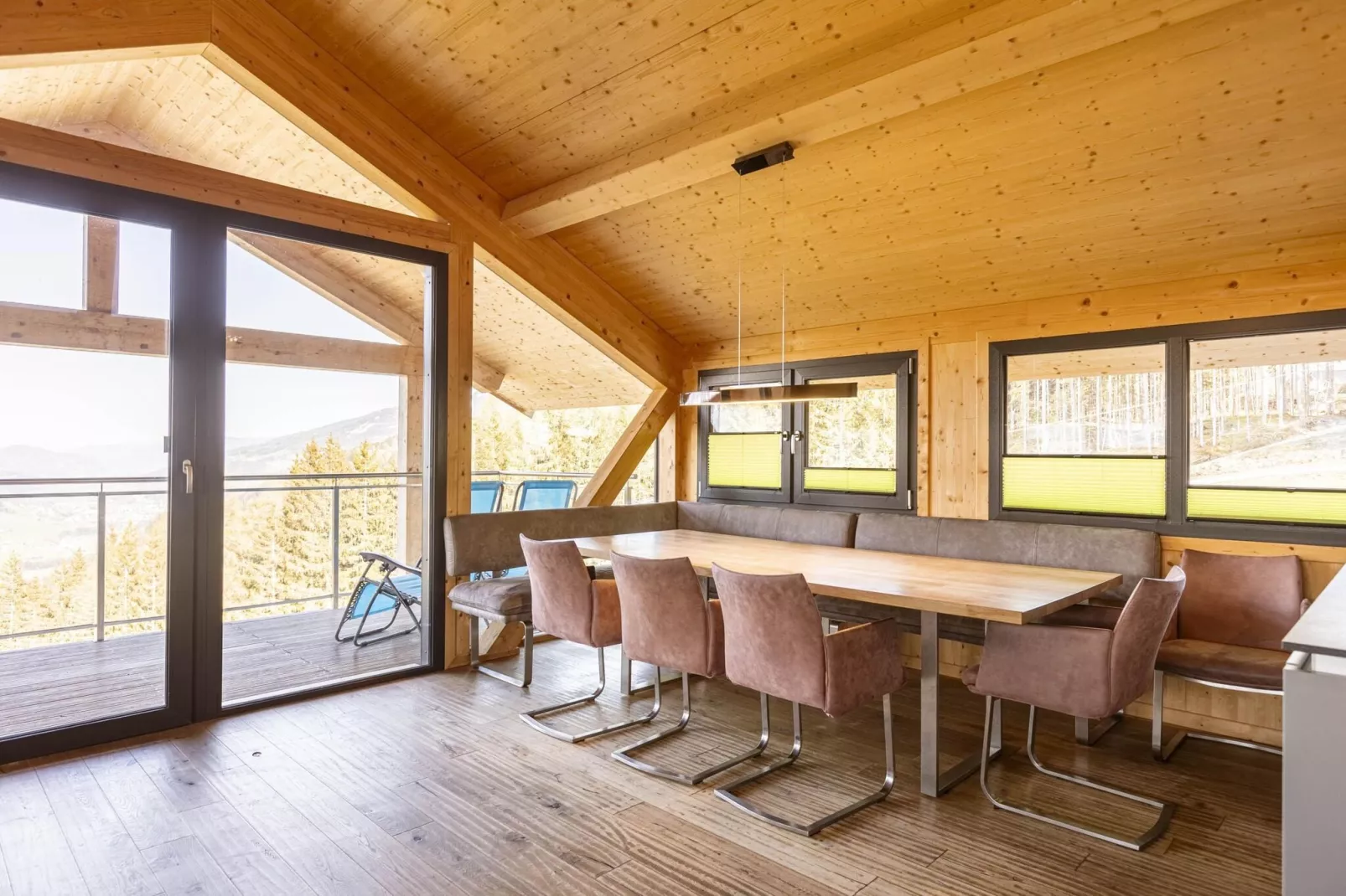 Alpenchalets Reiteralm 9-Dining room