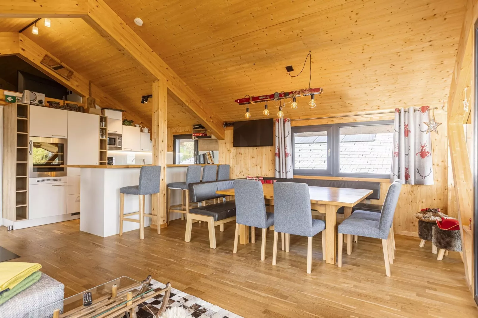 Alpenchalets Reiteralm 13-Dining room