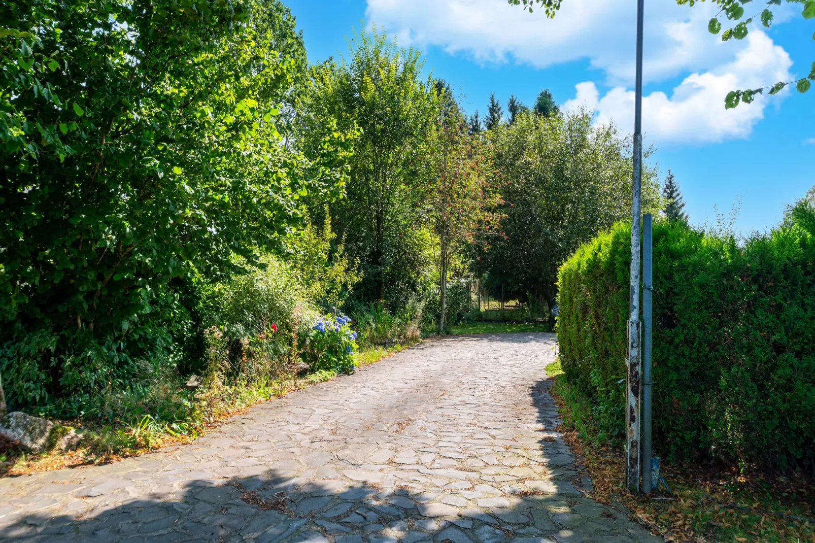 Le Domaine de l’Est-Gebiete Sommer 1 km