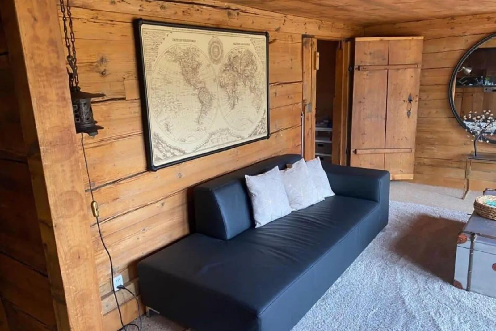 Gstaad Paradise View Chalet with Outdoor Jacuzzi-Living room