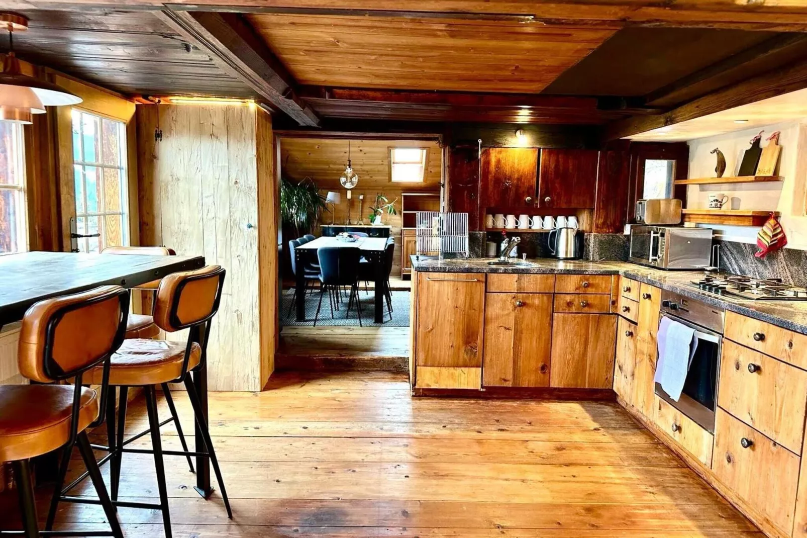 Gstaad Paradise View Chalet with Outdoor Jacuzzi-Kitchen