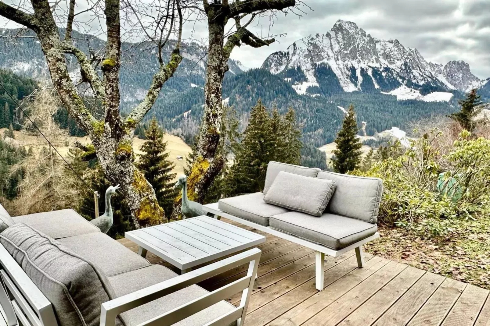 Gstaad Paradise View Chalet with Outdoor Jacuzzi-Terrace balcony