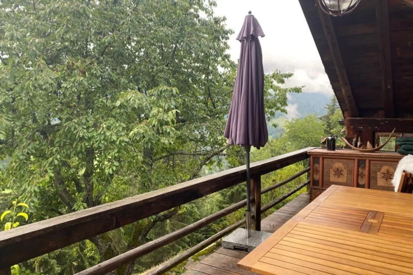 Gstaad Paradise View Chalet with Outdoor Jacuzzi-Terrace balcony