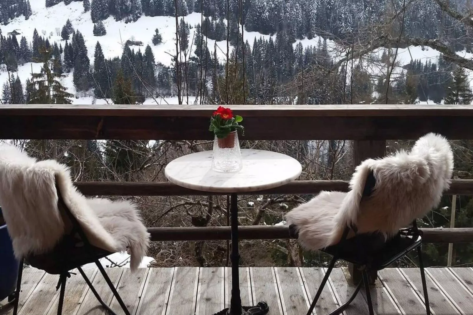 Gstaad Paradise View Chalet with Outdoor Jacuzzi-Terrace balcony