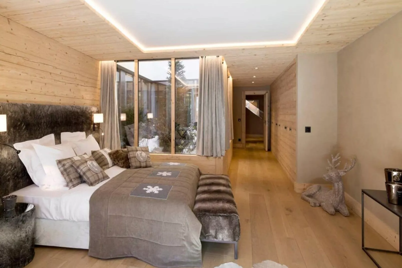 Super private Luxury Chalet with Hotel facilities-Bedroom
