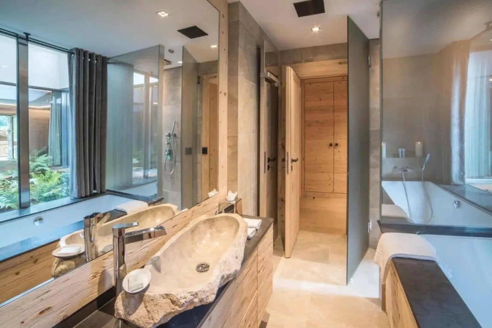 Super private Luxury Chalet with Hotel facilities-Bathroom