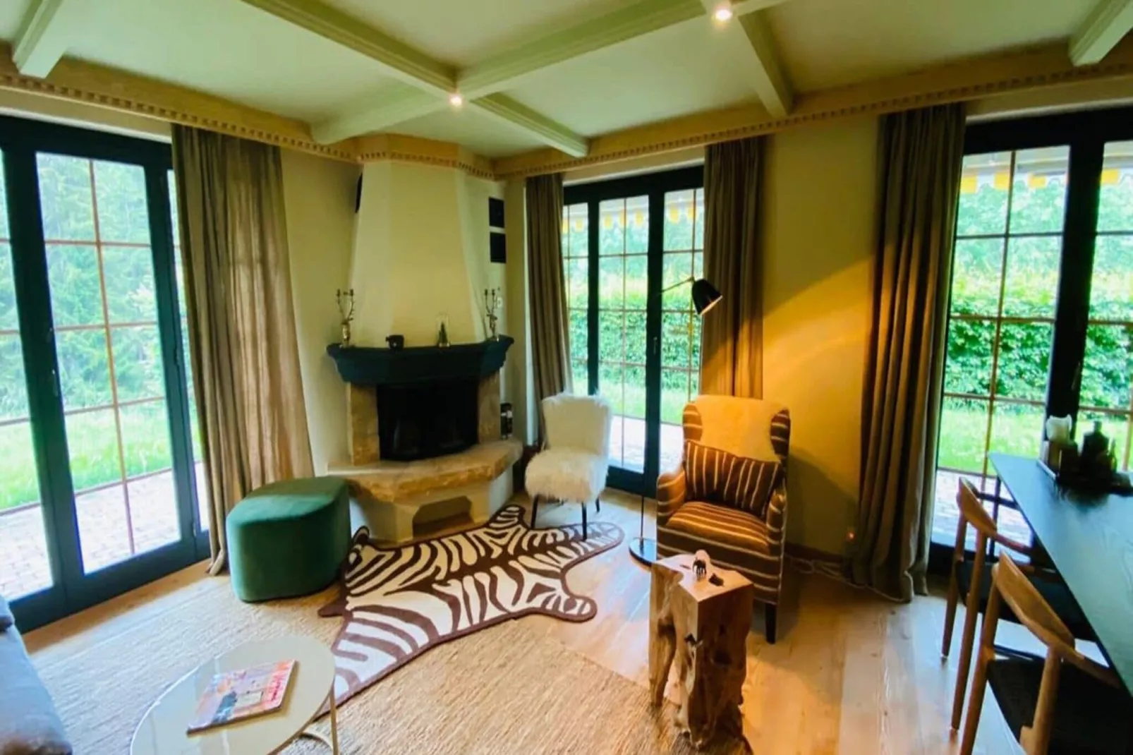 Spa Chalet in Ground Floor Cozy Duplex-Wohnzimmer