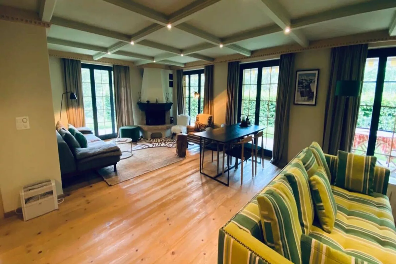 Spa Chalet in Ground Floor Cozy Duplex-Wohnzimmer