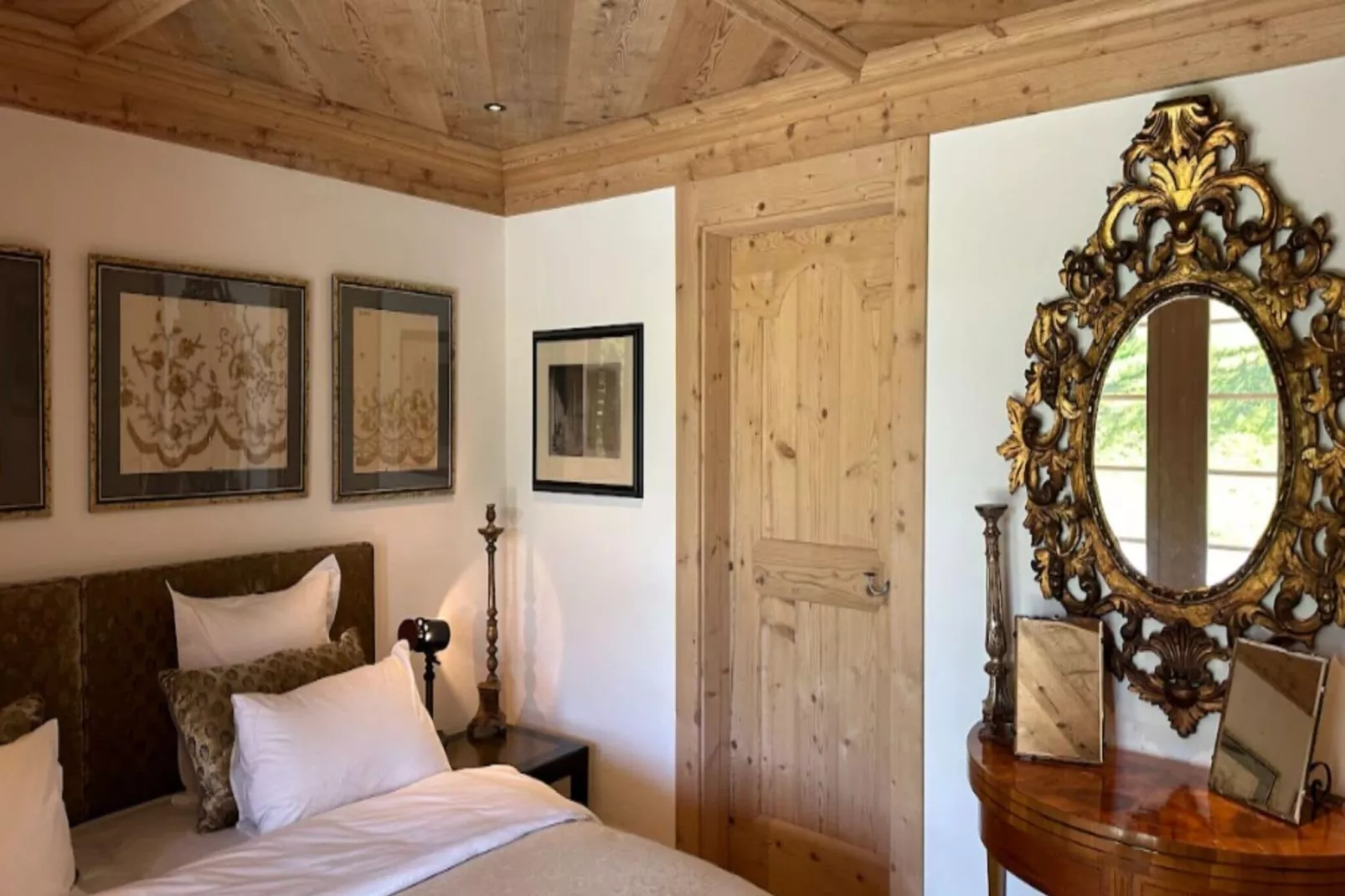 Divine Gstaad Chalet In Pure Elegance-Schlafzimmer