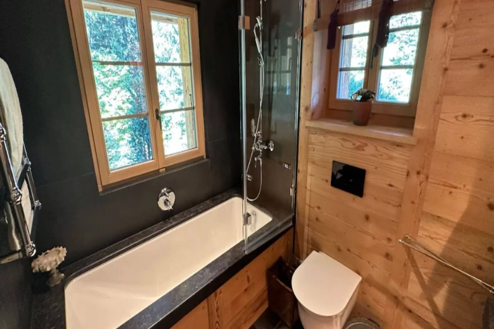Divine Gstaad Chalet In Pure Elegance-Badezimmer