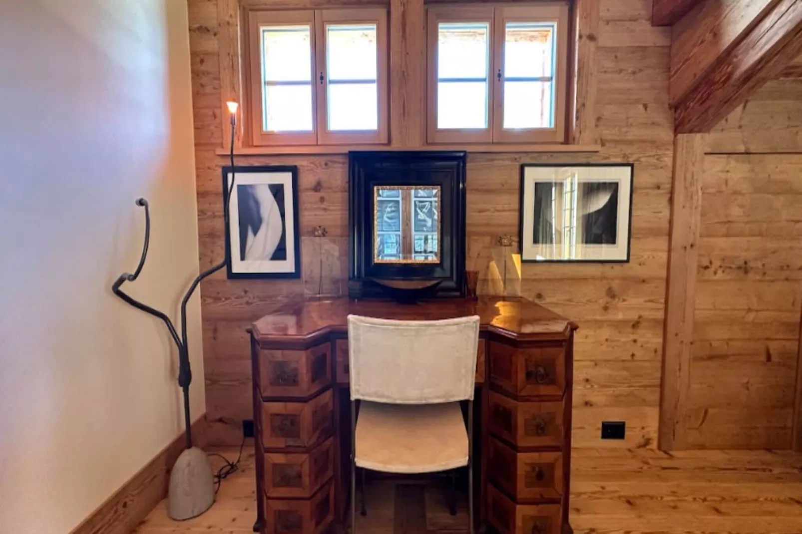 Divine Gstaad Chalet In Pure Elegance-Schlafzimmer