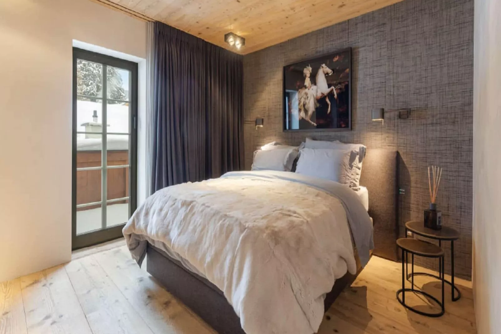 Modern Luxury Duplex In Central Gstaad-Bedroom