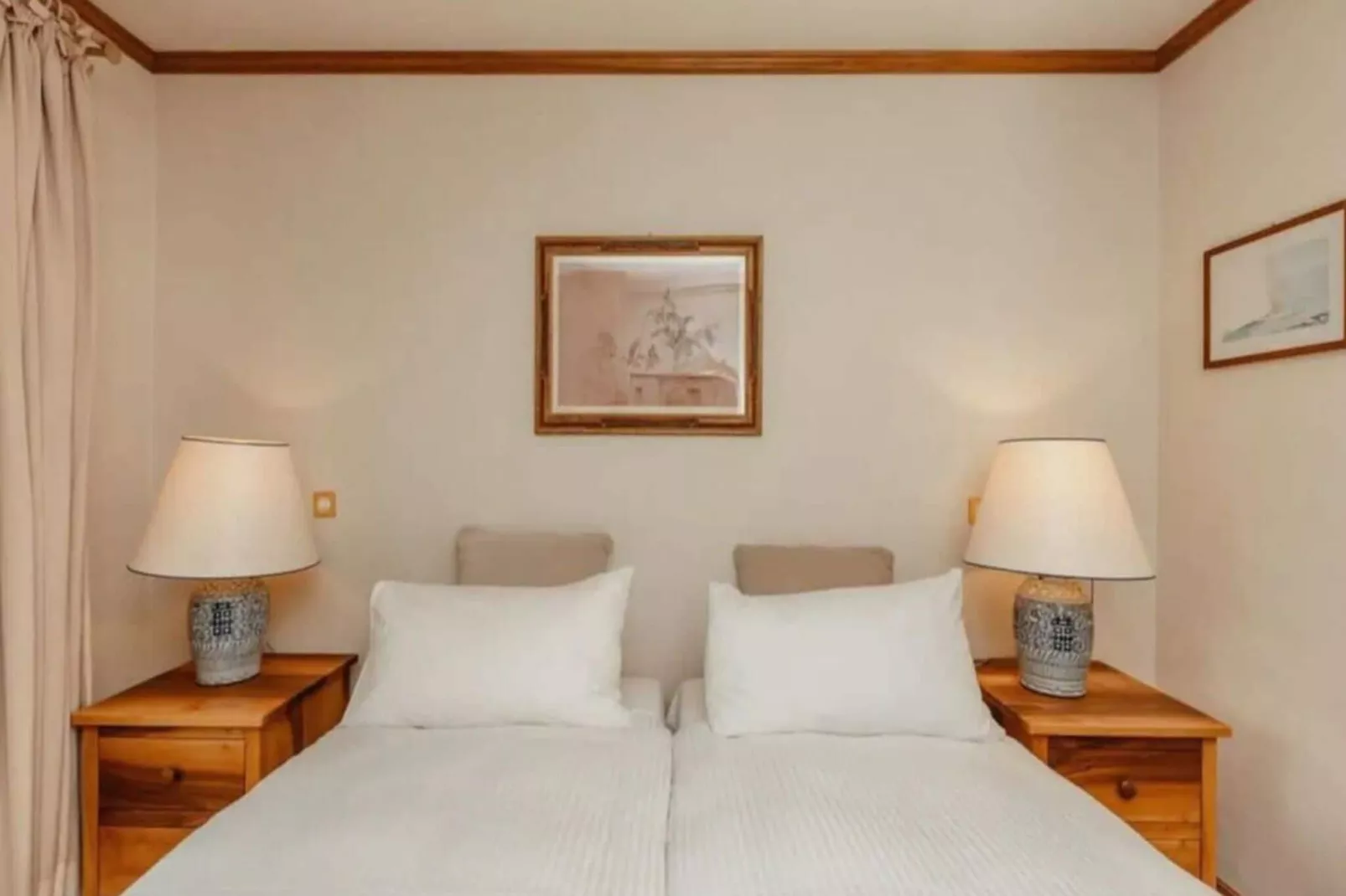 Luxurious serviced Flat in TOP 5 Star Park Hotel-Bedroom