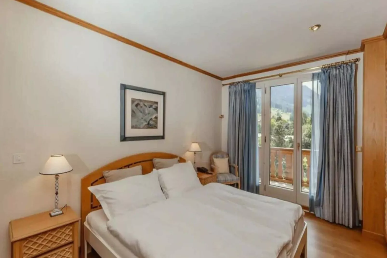 Luxurious serviced Flat in TOP 5 Star Park Hotel-Bedroom