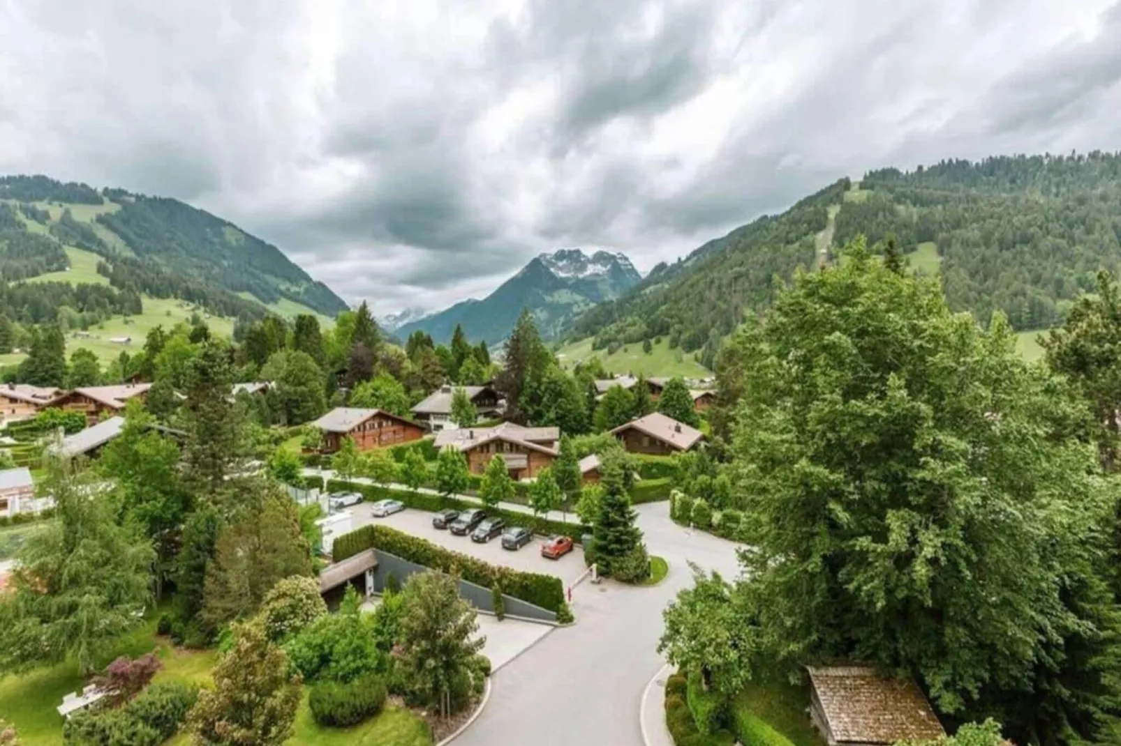 Luxurious serviced Flat in TOP 5 Star Park Hotel-View summer