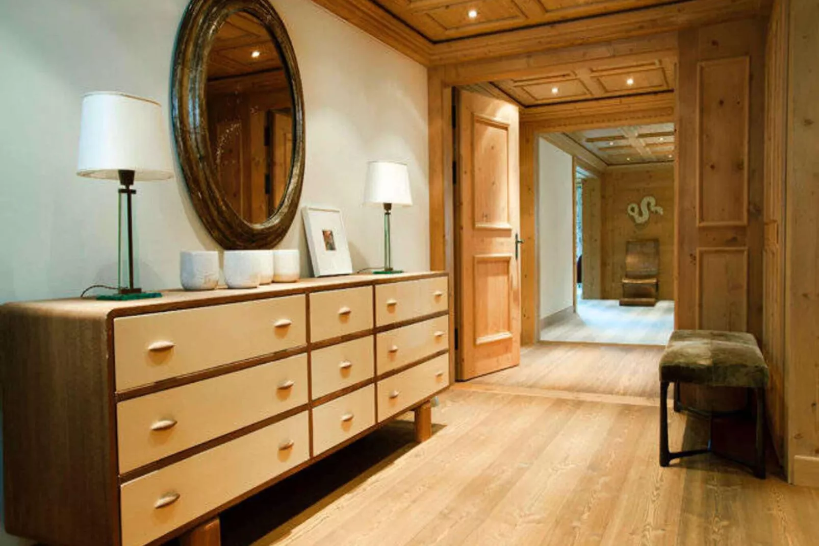 Luxurious Alpine Flat With Hotel Amenities-Reception hall