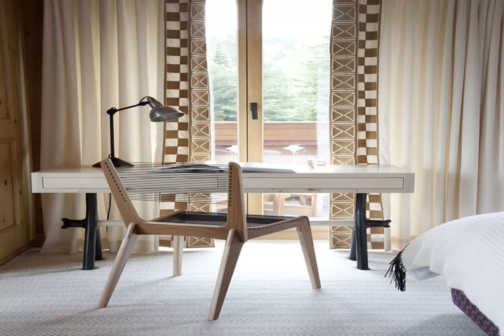 Luxurious Alpine Flat With Hotel Amenities-Bedroom