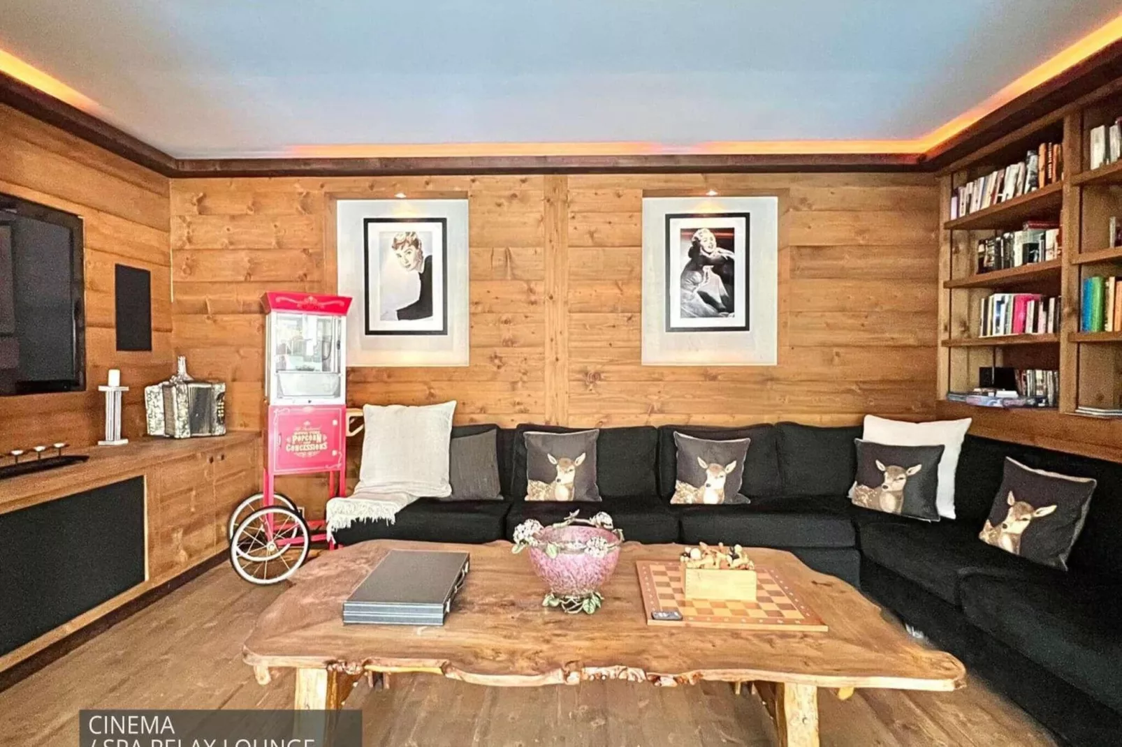 7-bedroom Chalet Private Pool and Stunning Views-Living room