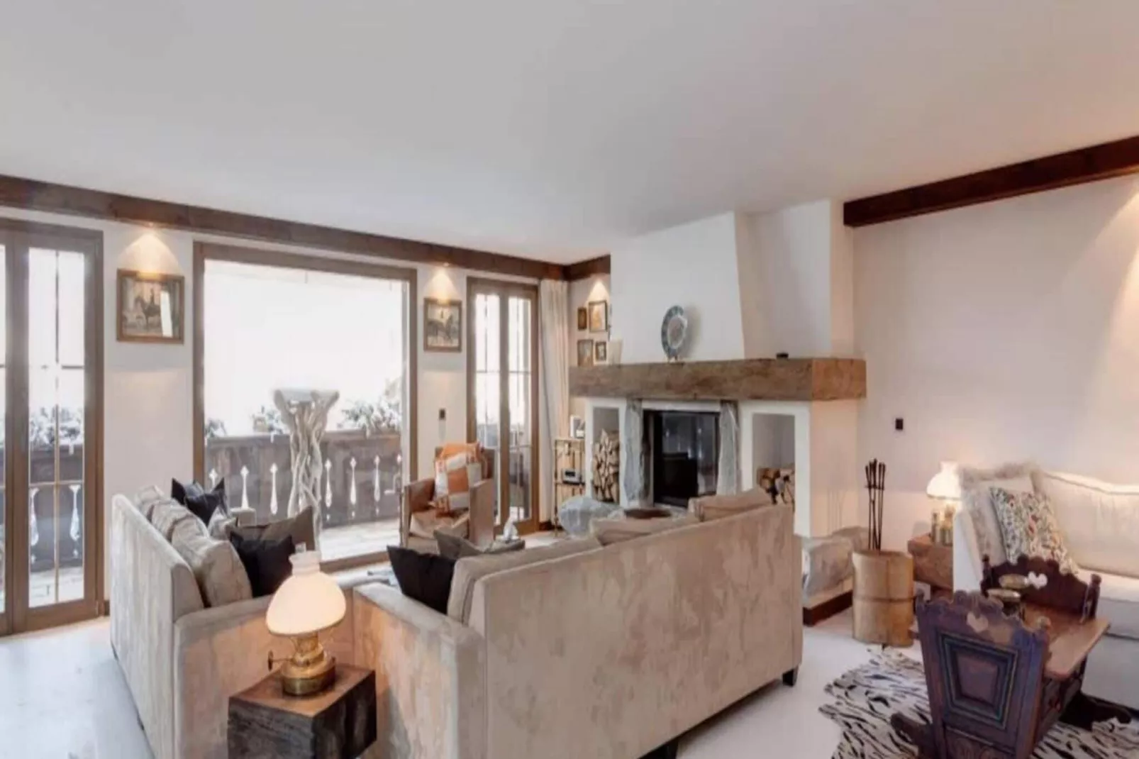 7-bedroom Chalet Private Pool and Stunning Views-Living room