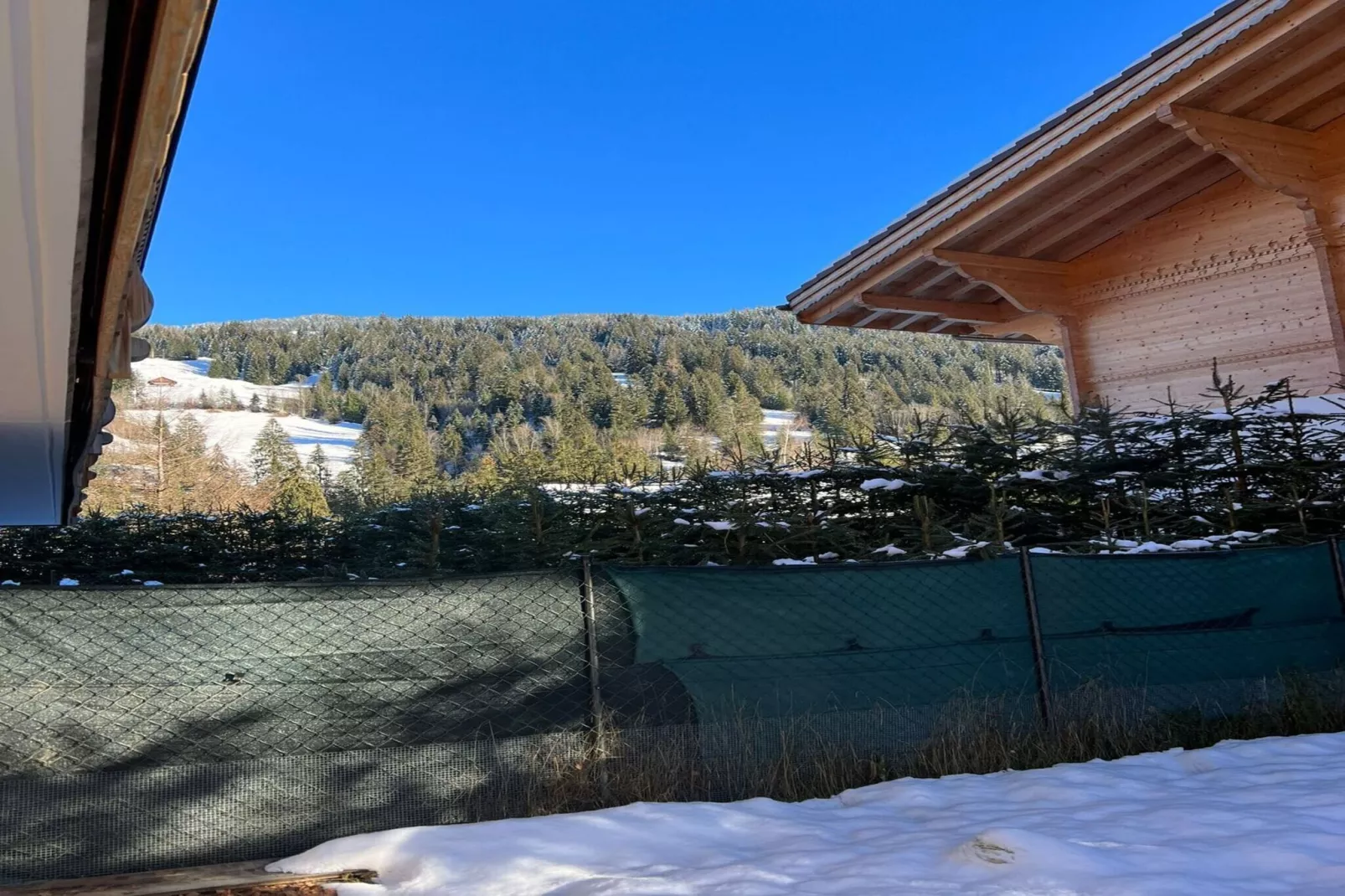 Great apartment close to the romantic Arnen lake-Exterior winter