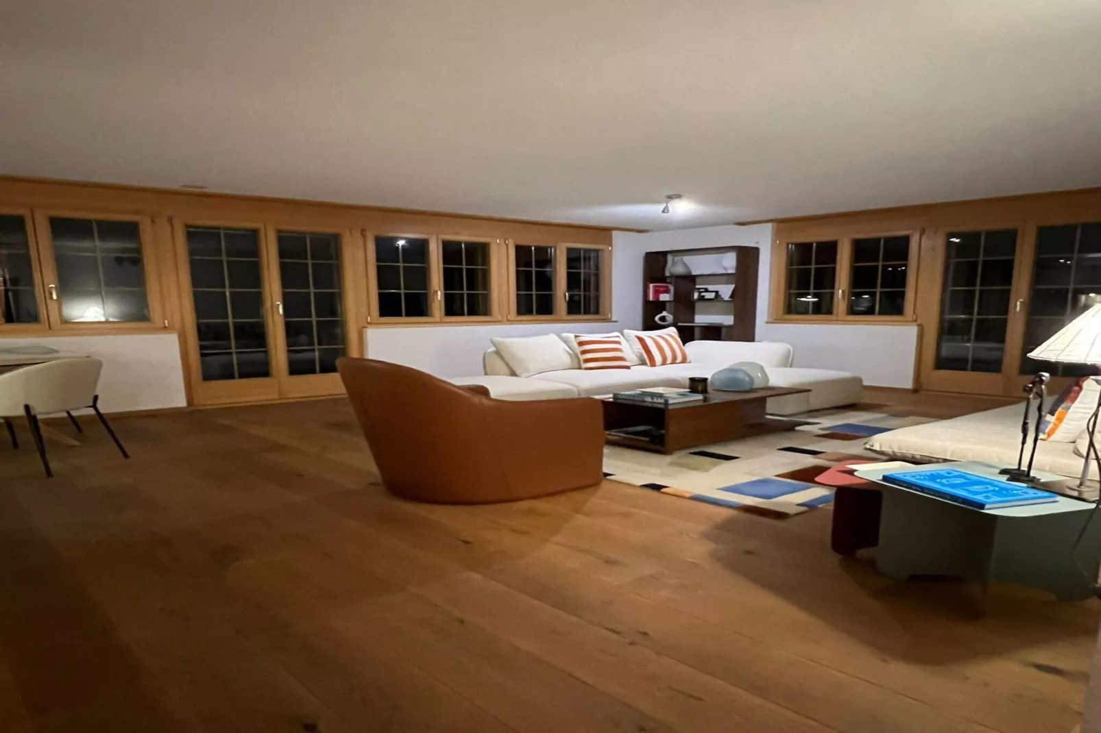 Great apartment close to the romantic Arnen lake-Living room