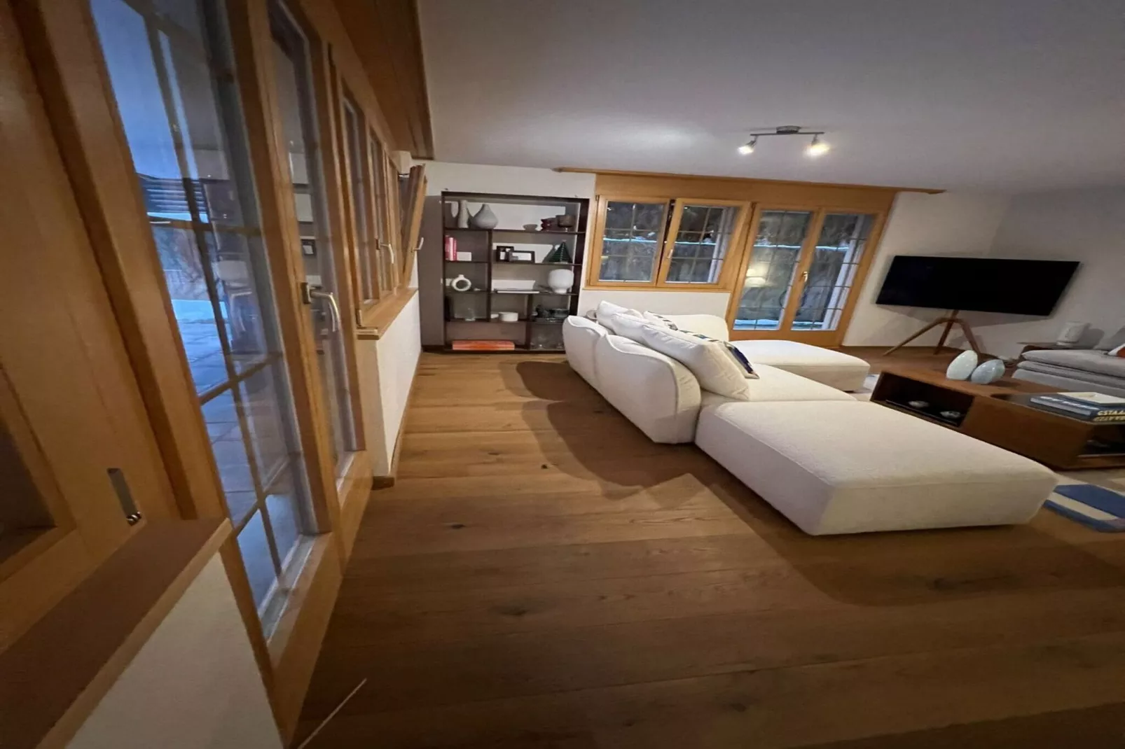 Great apartment close to the romantic Arnen lake-Living room