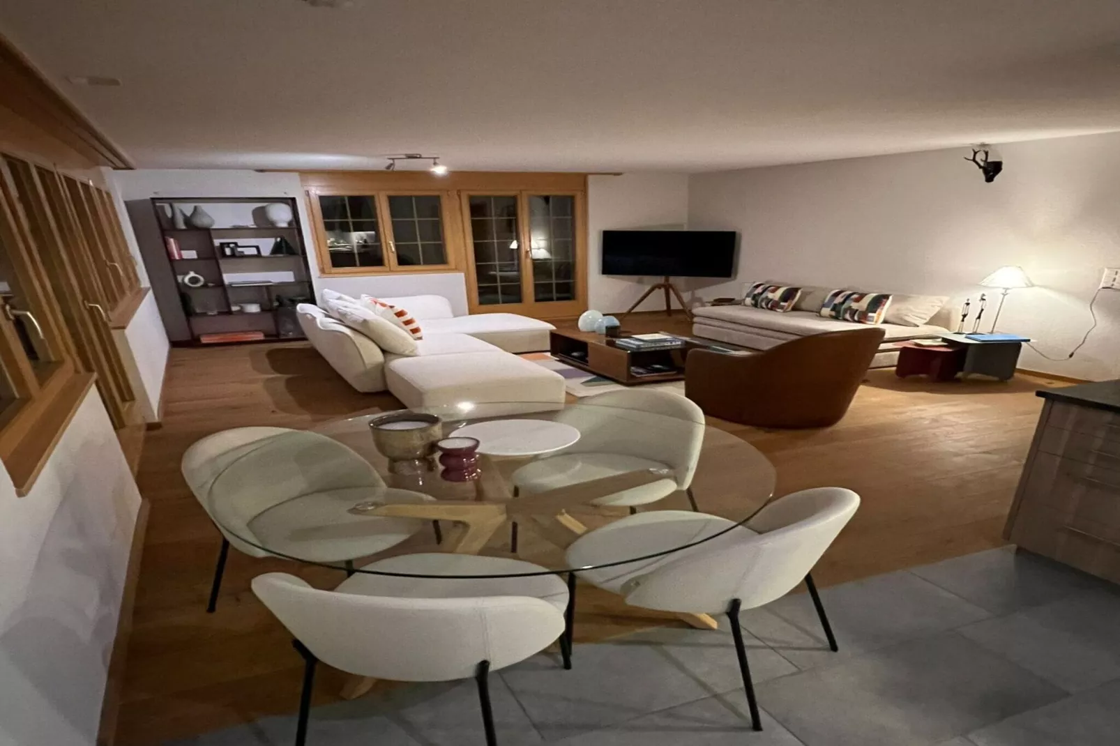 Great apartment close to the romantic Arnen lake-Living room