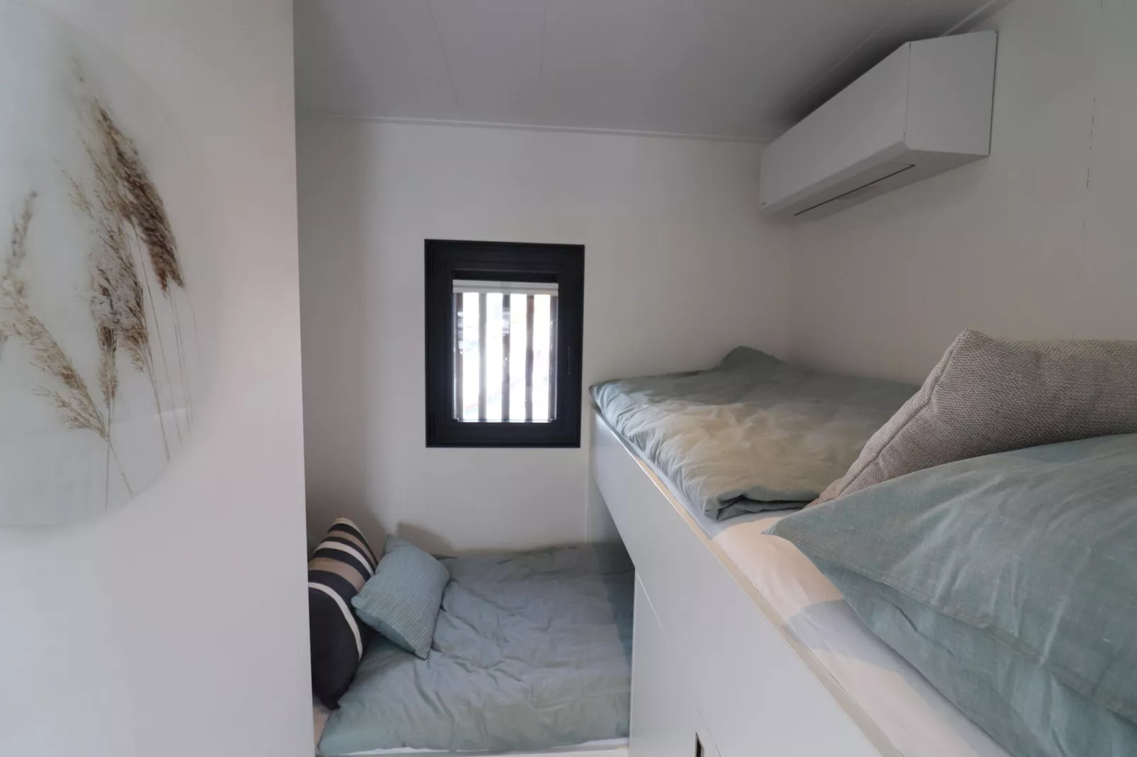 Houseboat Refugio-Bedroom