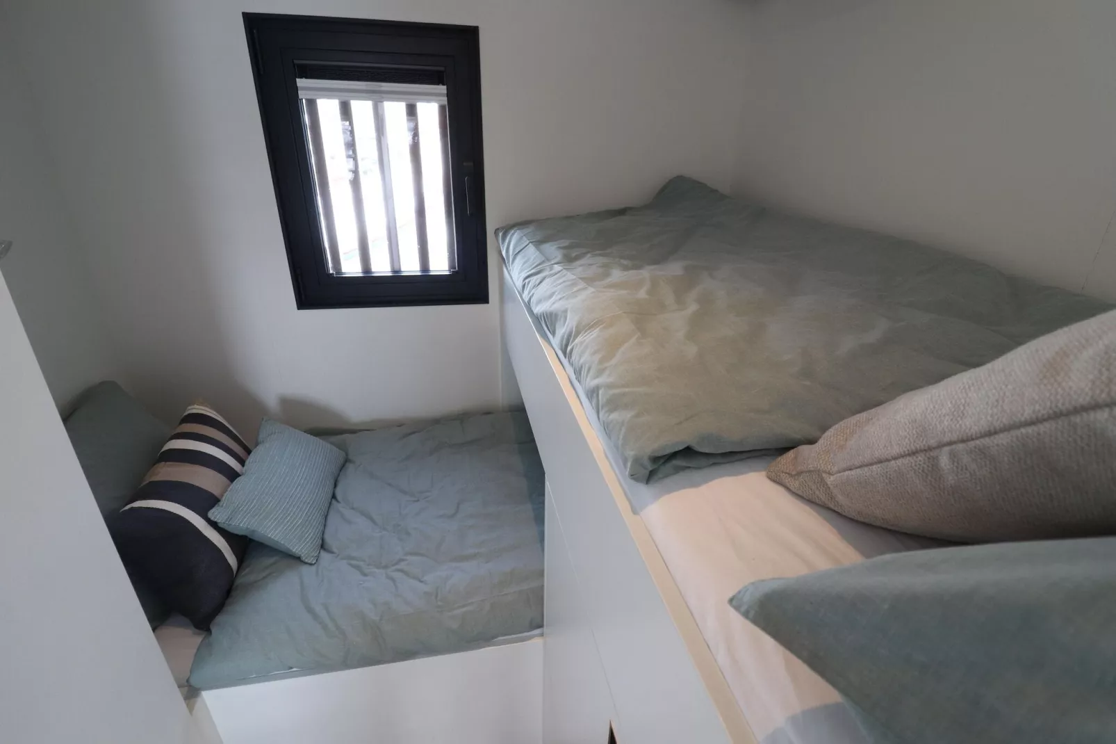 Houseboat Refugio-Bedroom