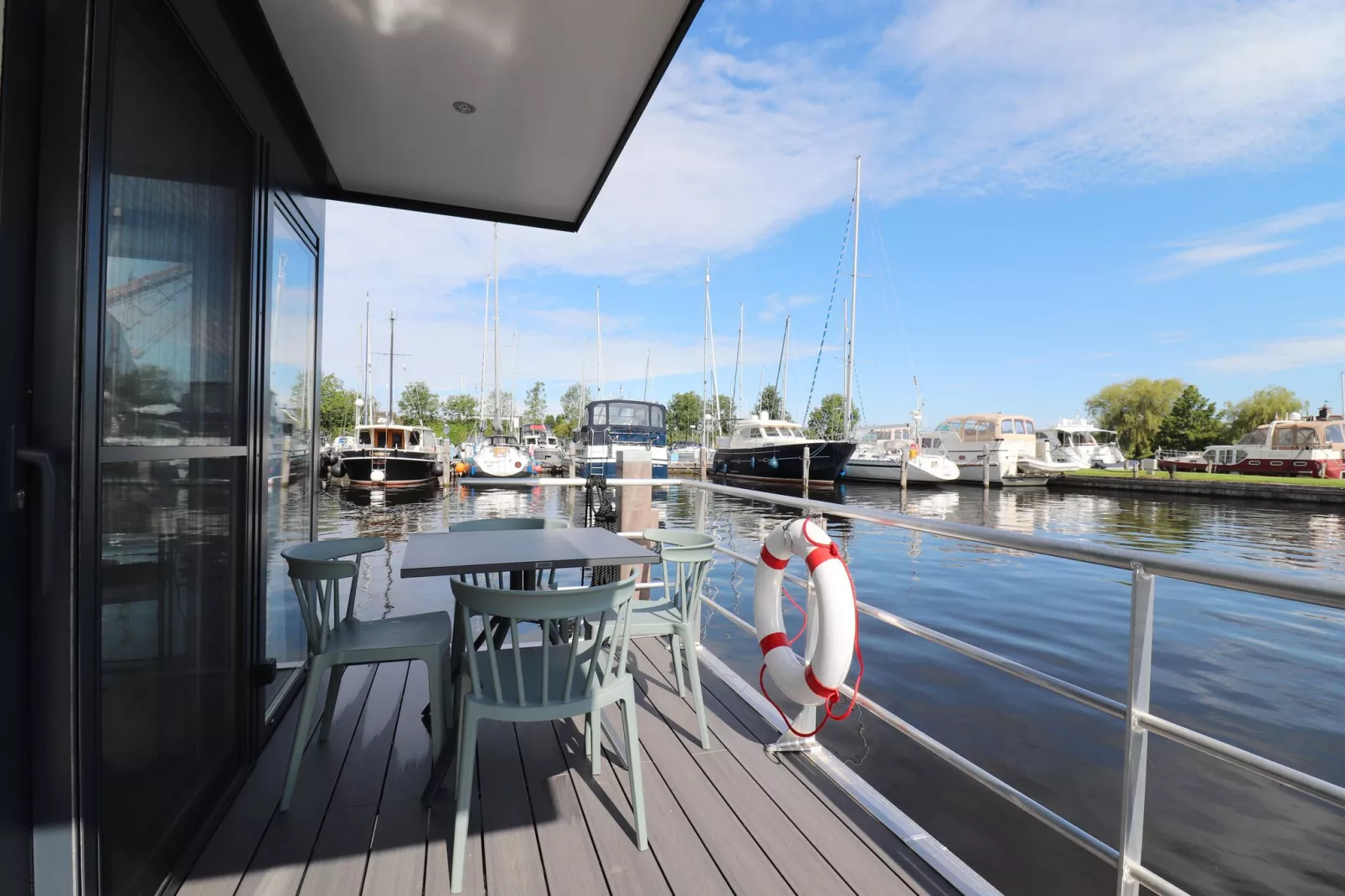 Houseboat Refugio-Terrace balcony