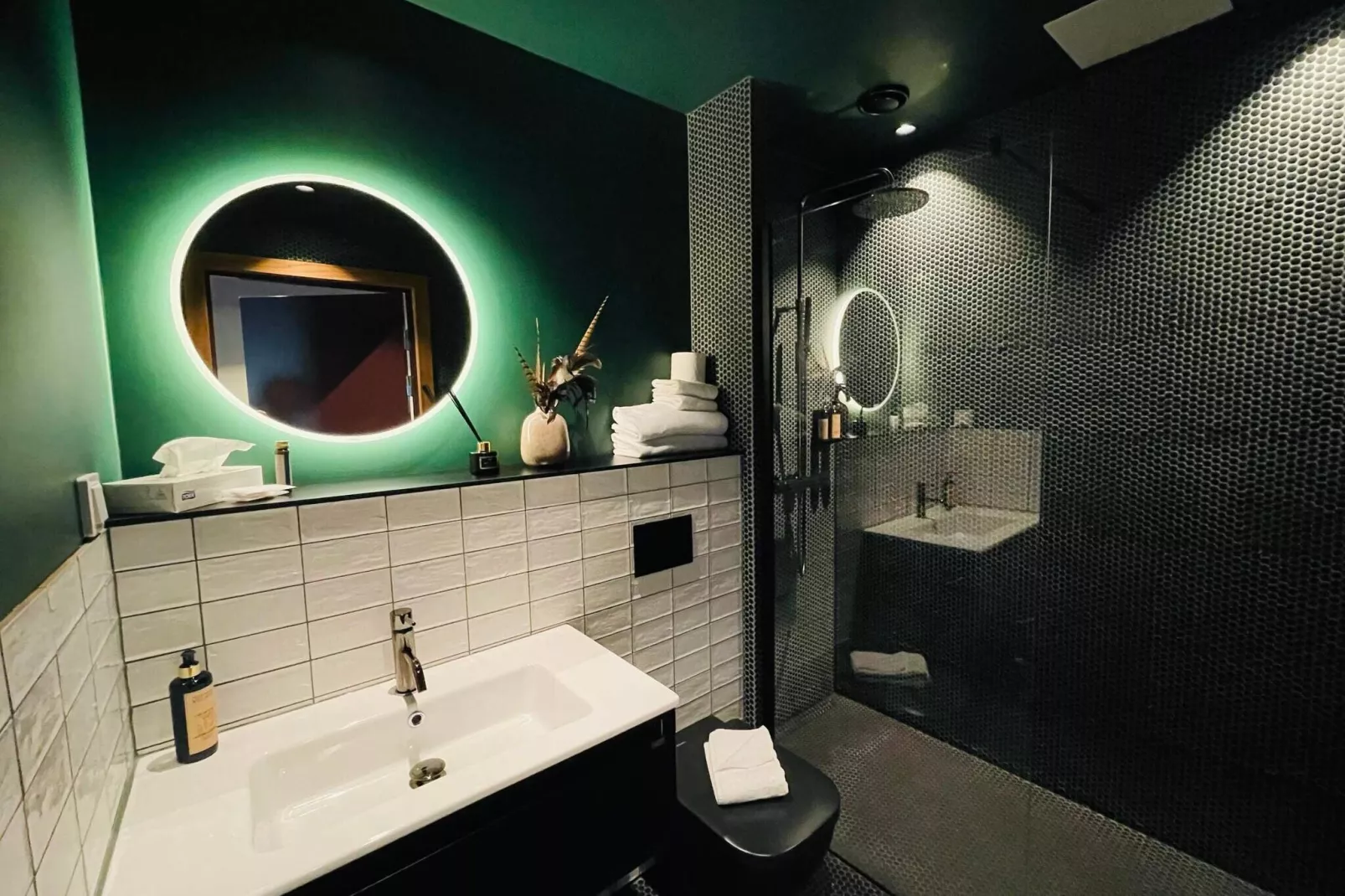 Inviting hotel room with free breakfast-Indoor