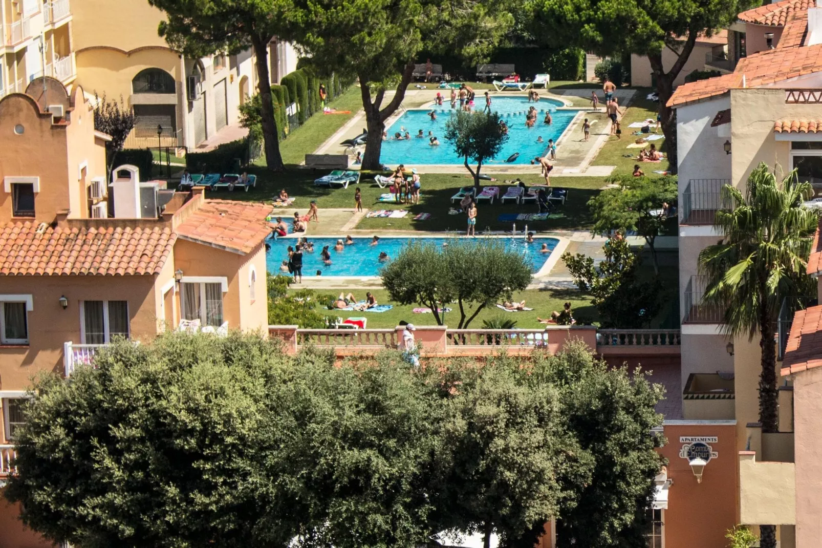 APARTAMENTOS COMTE D'EMPURIES C46-Exterior summer