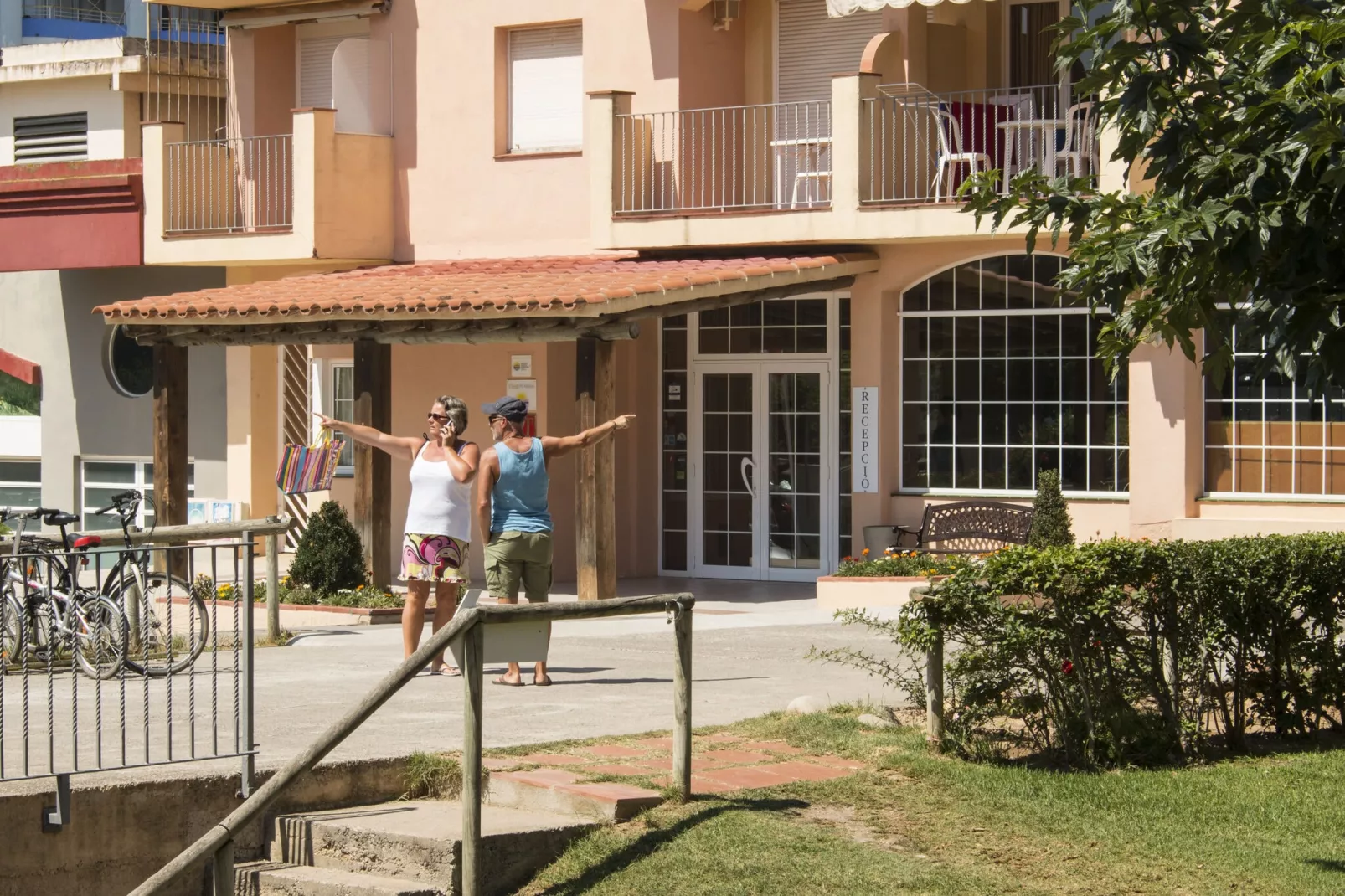 APARTAMENTOS COMTE D'EMPURIES C46-Reception hall