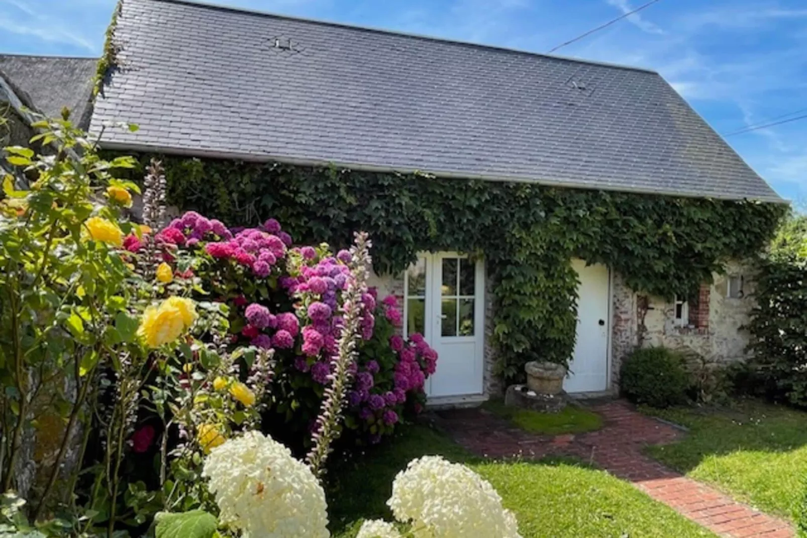 Maison de vacances à Houtteville avec jardin-Extérieur été