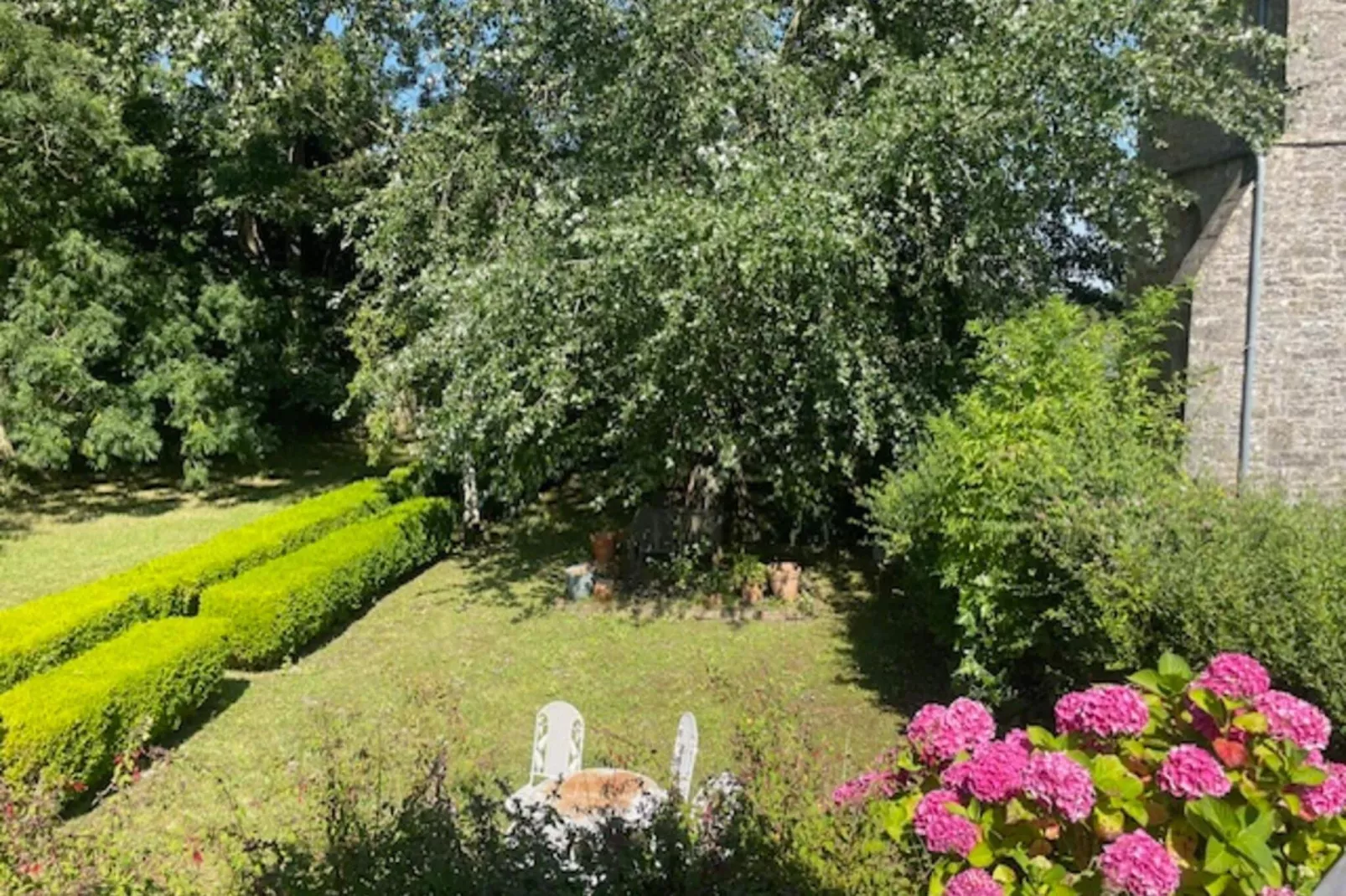 Maison de vacances à Houtteville avec jardin-Jardins en été
