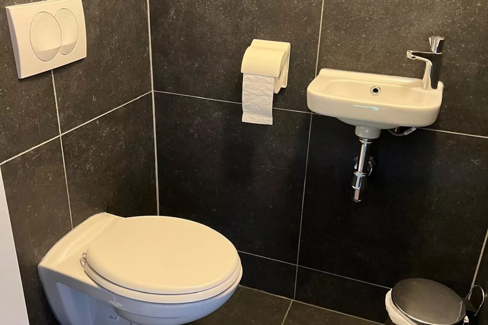 Paradiso-Bathroom