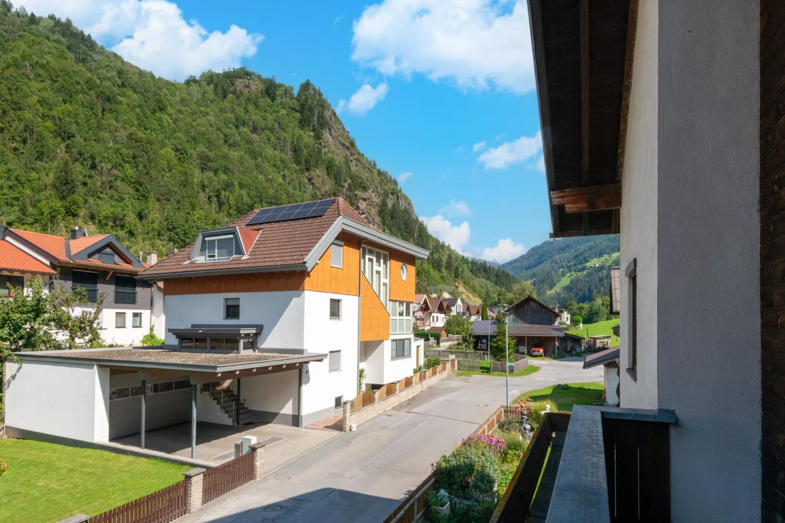 Hof Achenrainer-Terrace balcony