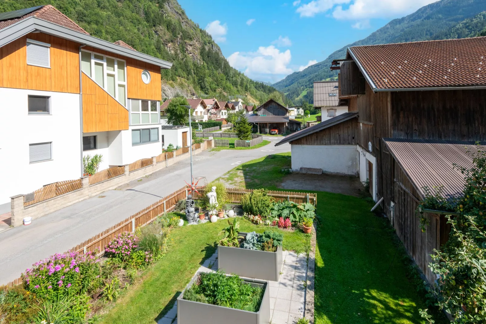 Hof Achenrainer-Gardens summer