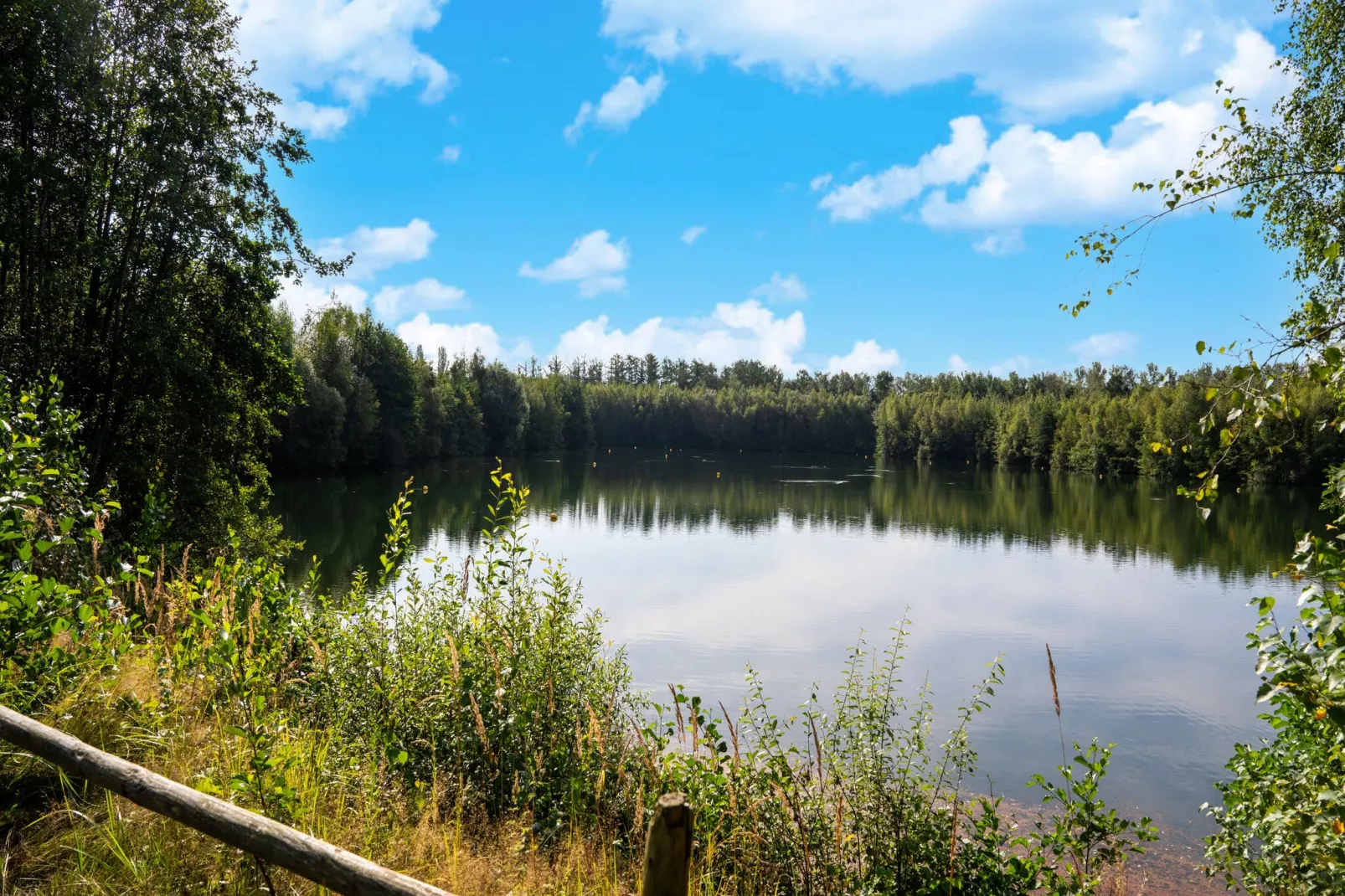 The Large Lake House by YourNature-Areas summer 5km