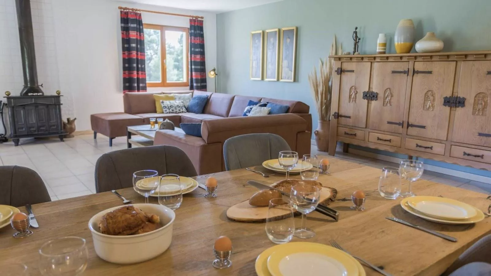 Ella Ella-Dining room