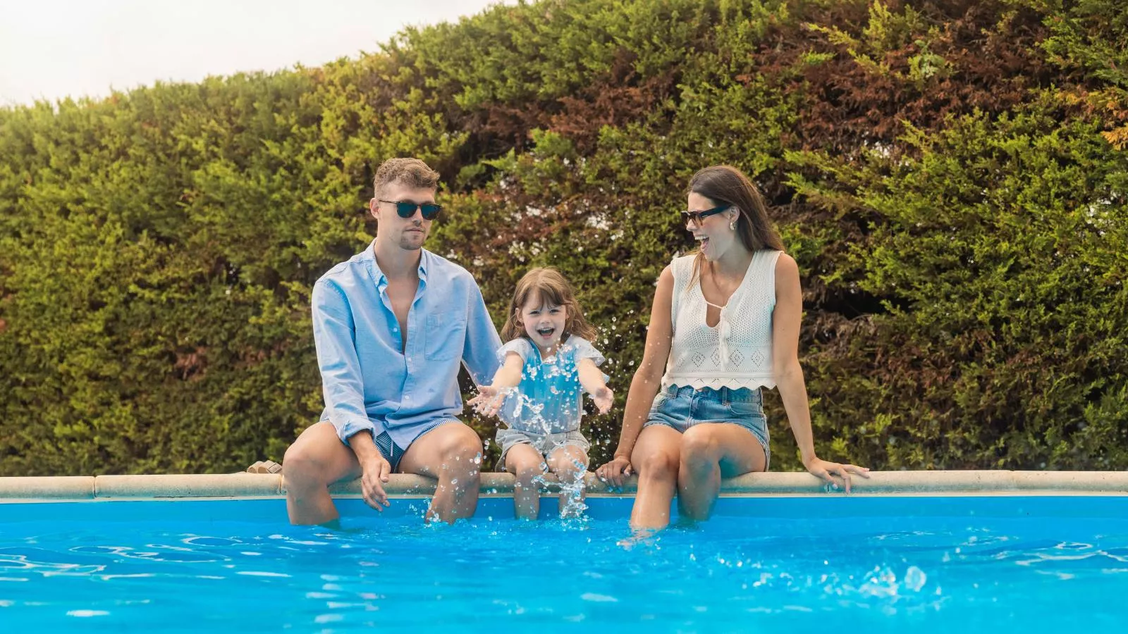 Ella Ella-Pool