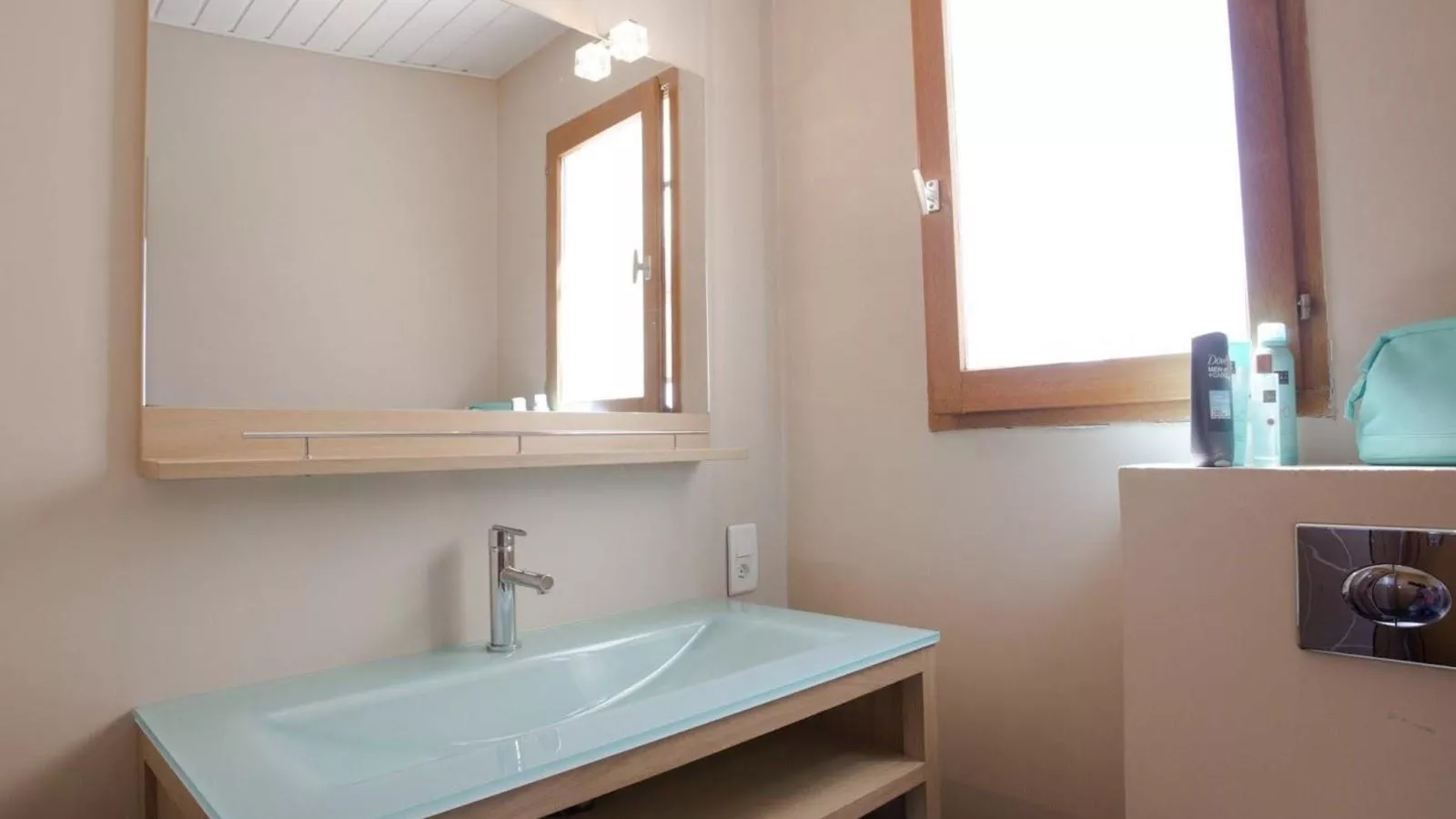 Ella Ella-Bathroom
