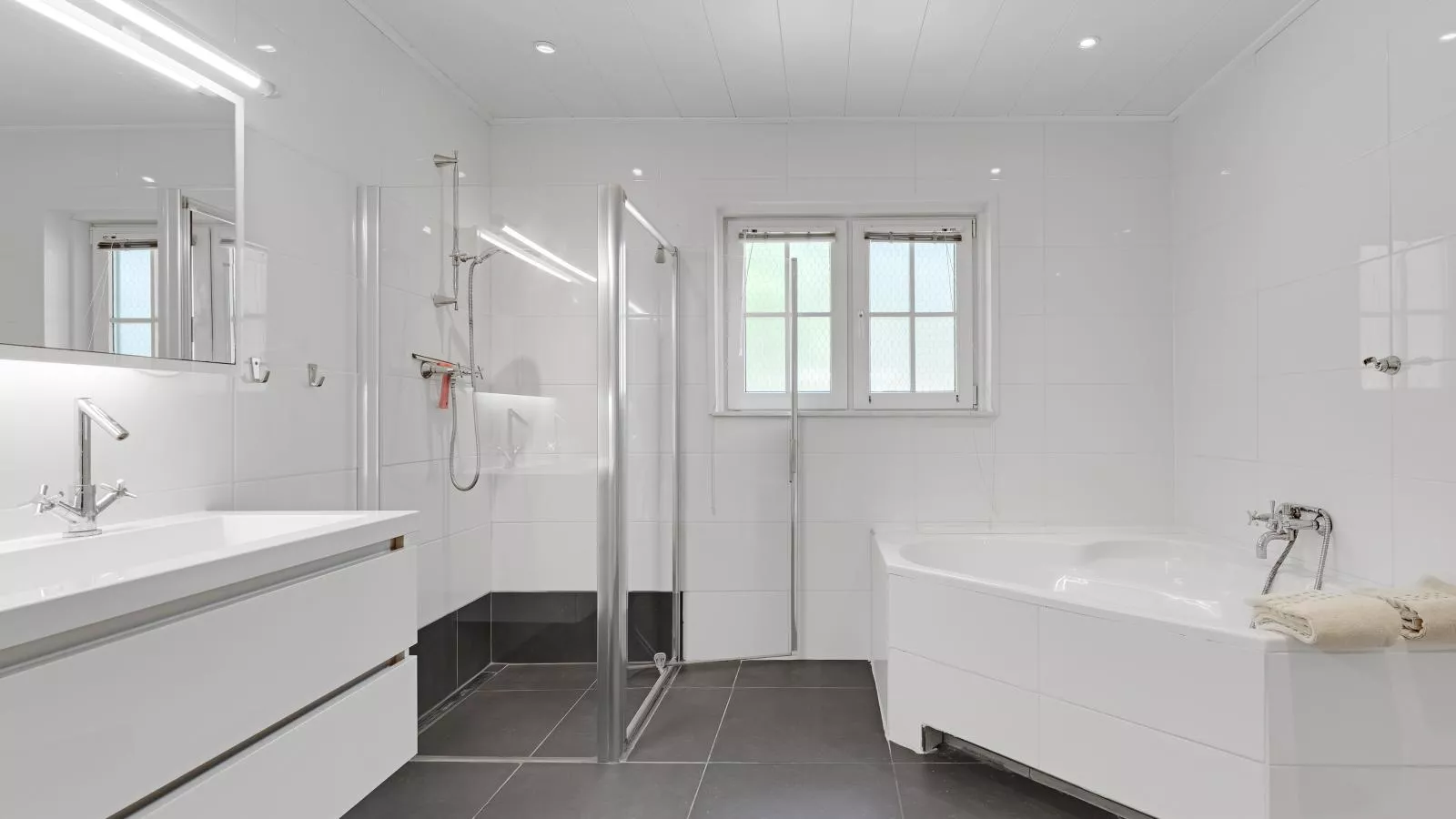Huis te Lande-Bathroom