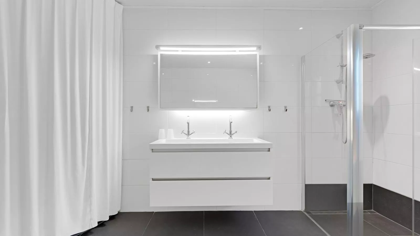 Huis te Lande-Bathroom