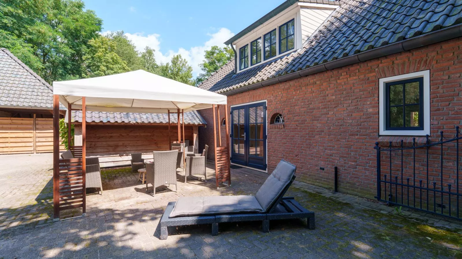 Huis te Lande-Not tagged