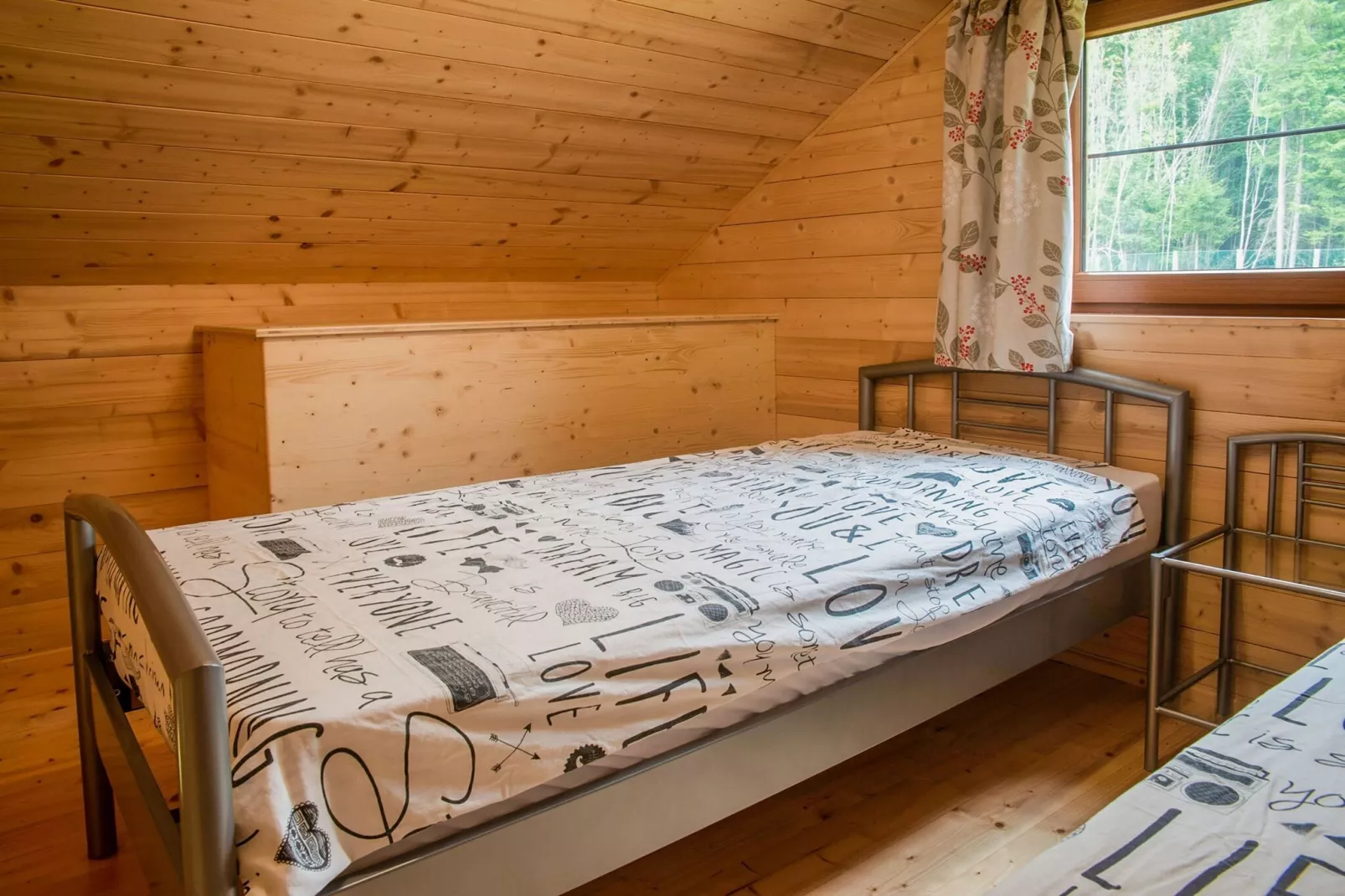 Rogery 64-Bedroom