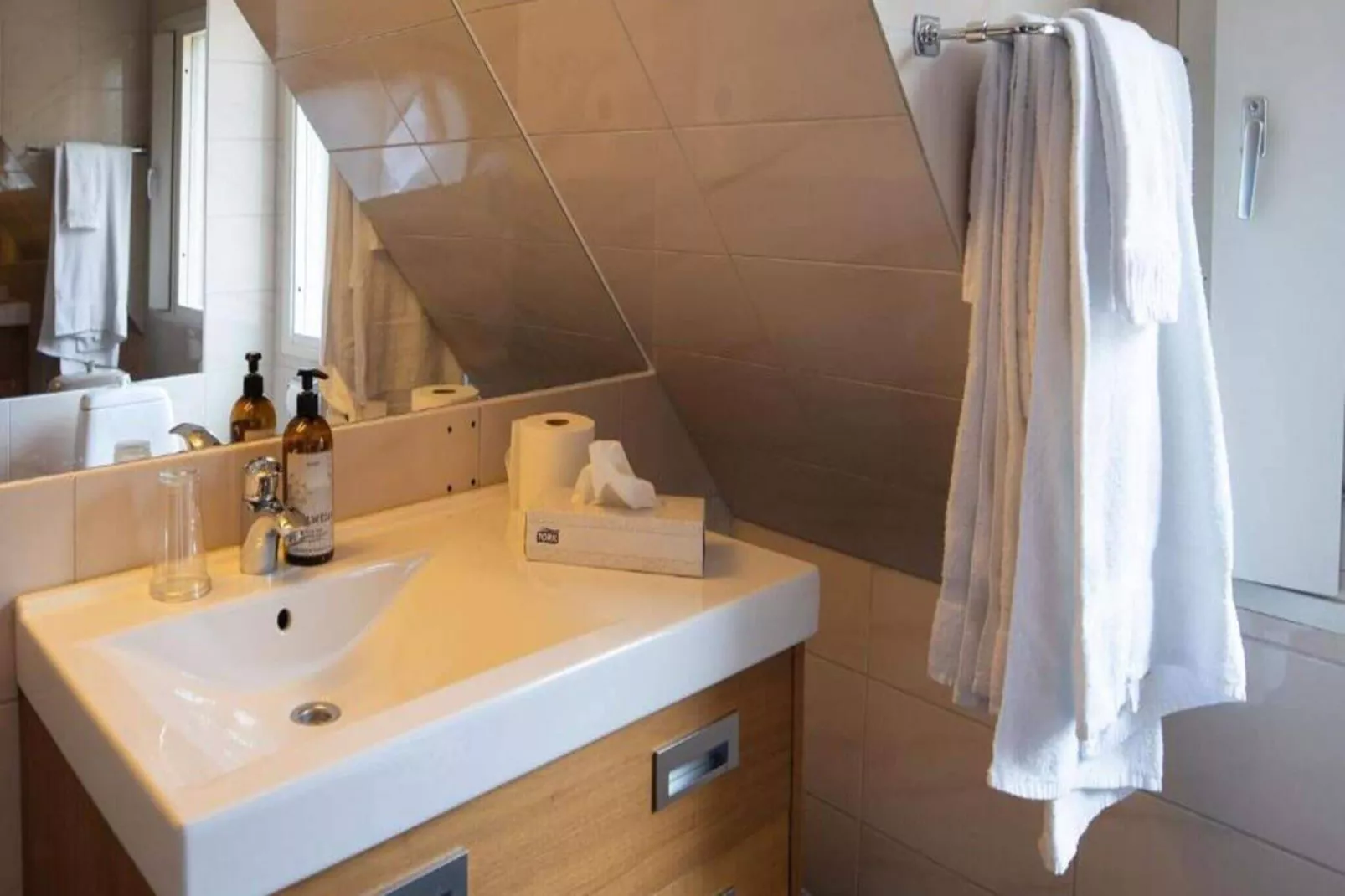 Lovely room with a free breakfast-Indoor