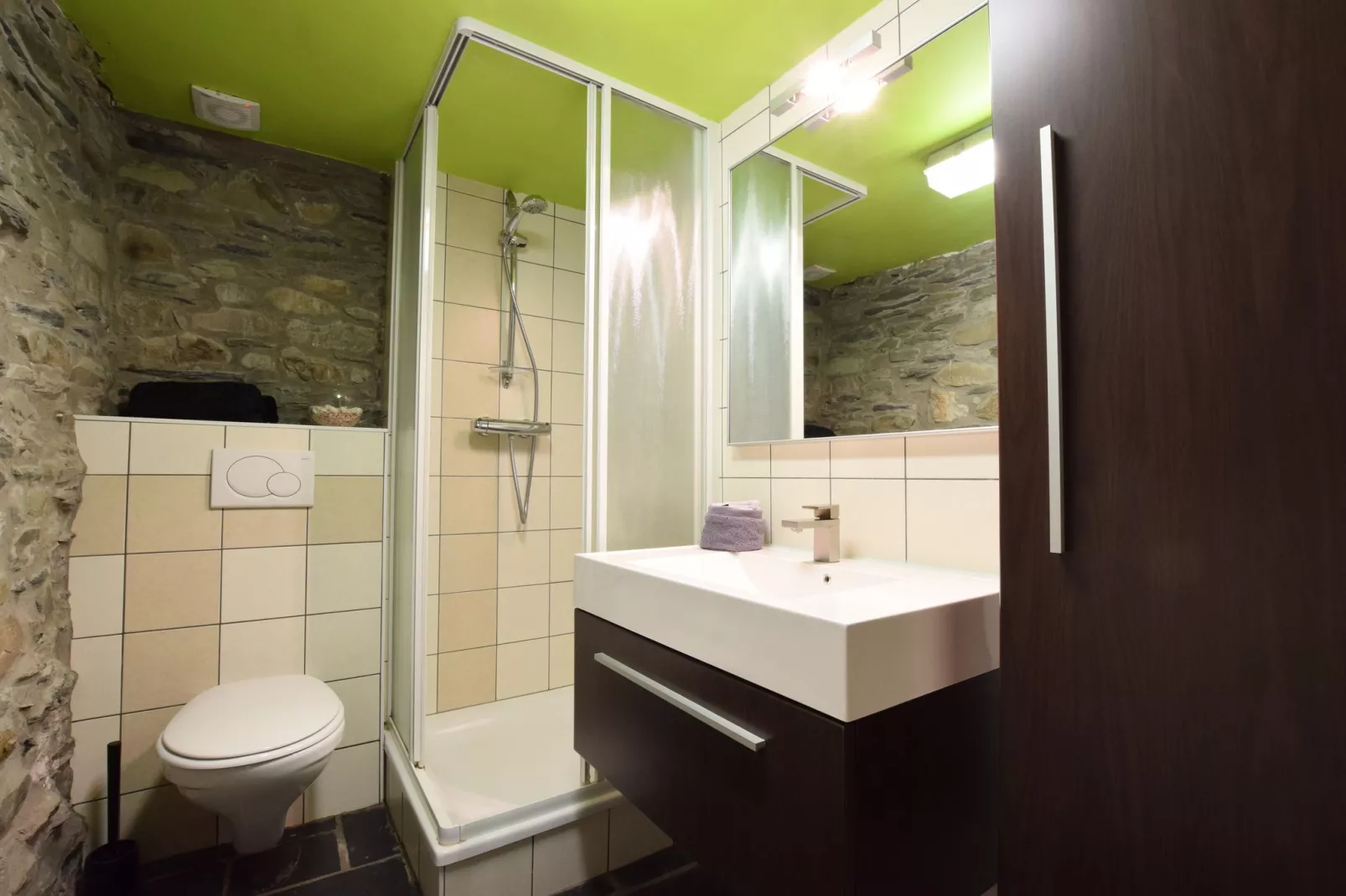 Le Mairlou-Bathroom