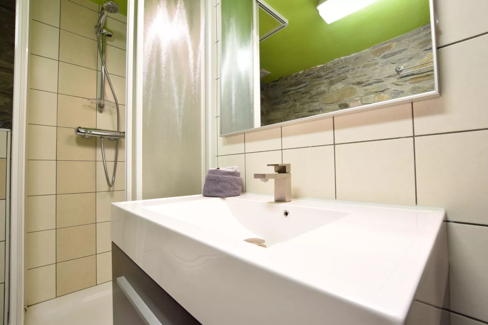 Le Mairlou-Bathroom